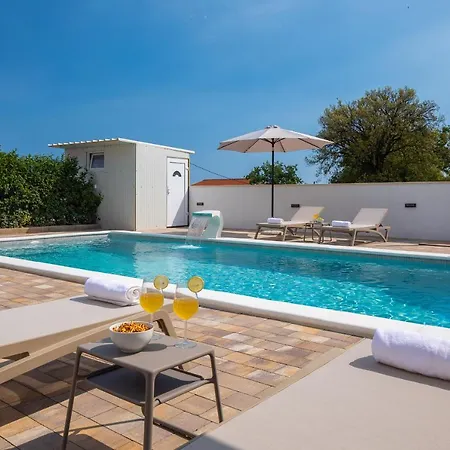 Villa Peregrine