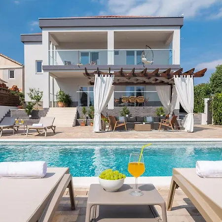 Peregrine Villa *