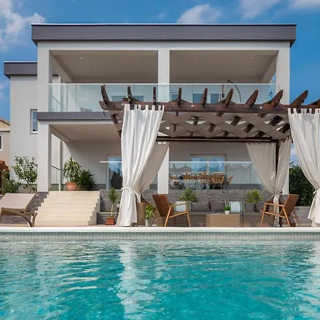Peregrine Villa *