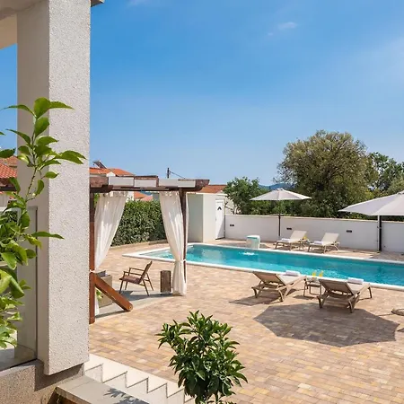 Villa Peregrine *