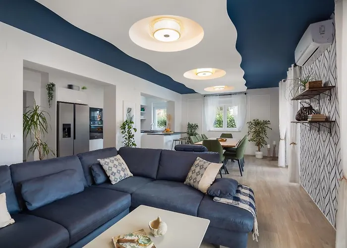 Peregrine Villa Pakostane