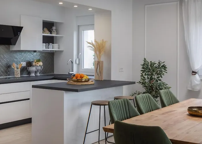 Villa Peregrine Pakostane